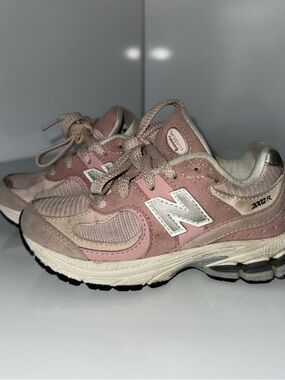 New Balance Kids 2002R Sand Pink Athletic Sneakers size 11